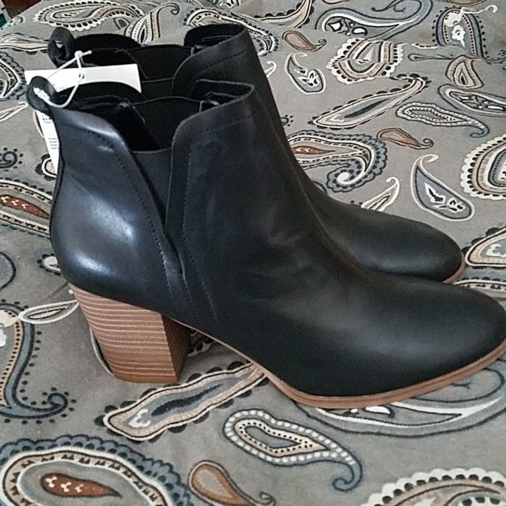 206 Collective Designer Leather Booties Size 11 NEW
